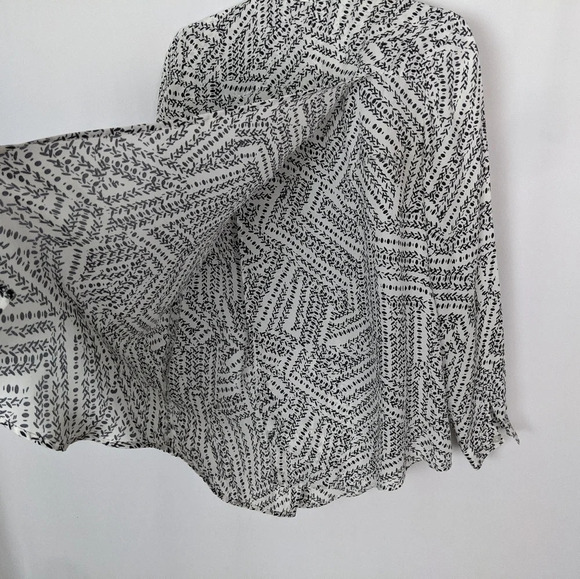 Cabi Printed Leaf Blouse 3255 Split Back Button Up Flowy Oversized Top Career S - Picture 11 of 13